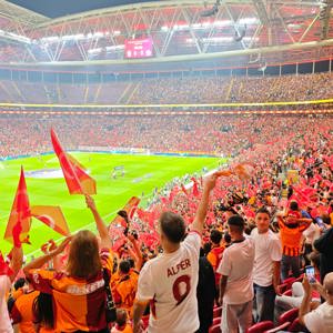 30 Ağustos Zafer Bayramı’nda 45 Çocuğumuz 10 Personelimiz Refakatinde Galatasaray Spor Kulübüne Misafir Olduk - fotoğraf 1
