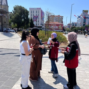 Mobil Sosyal Hizmet Noktalarında Sahada Koruyucu ve Önleyici Hizmetlere Yönelik Farkındalık Çalışmaları Gerçekleştirildi - fotoğraf 2