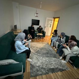 Çocuklarımızın Kandil programından Çocuk Evleri koordinasyon merkezinin Mevlid kandili vesilesiyle çocuk evlerimizde koruma ve bakım altında olan çocuklarımız ile birlikte mevlid programi gerceklestirdik.  - fotoğraf 2