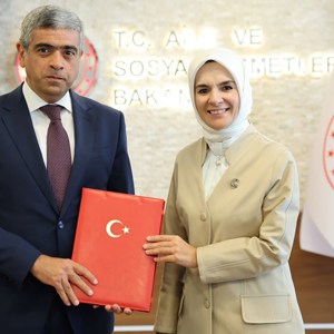 Bakanımız Göktaş, Azerbaycan Çalışma ve Halkın Sosyal Koruması Bakanı Aliyev ile bir araya geldi - fotoğraf 1