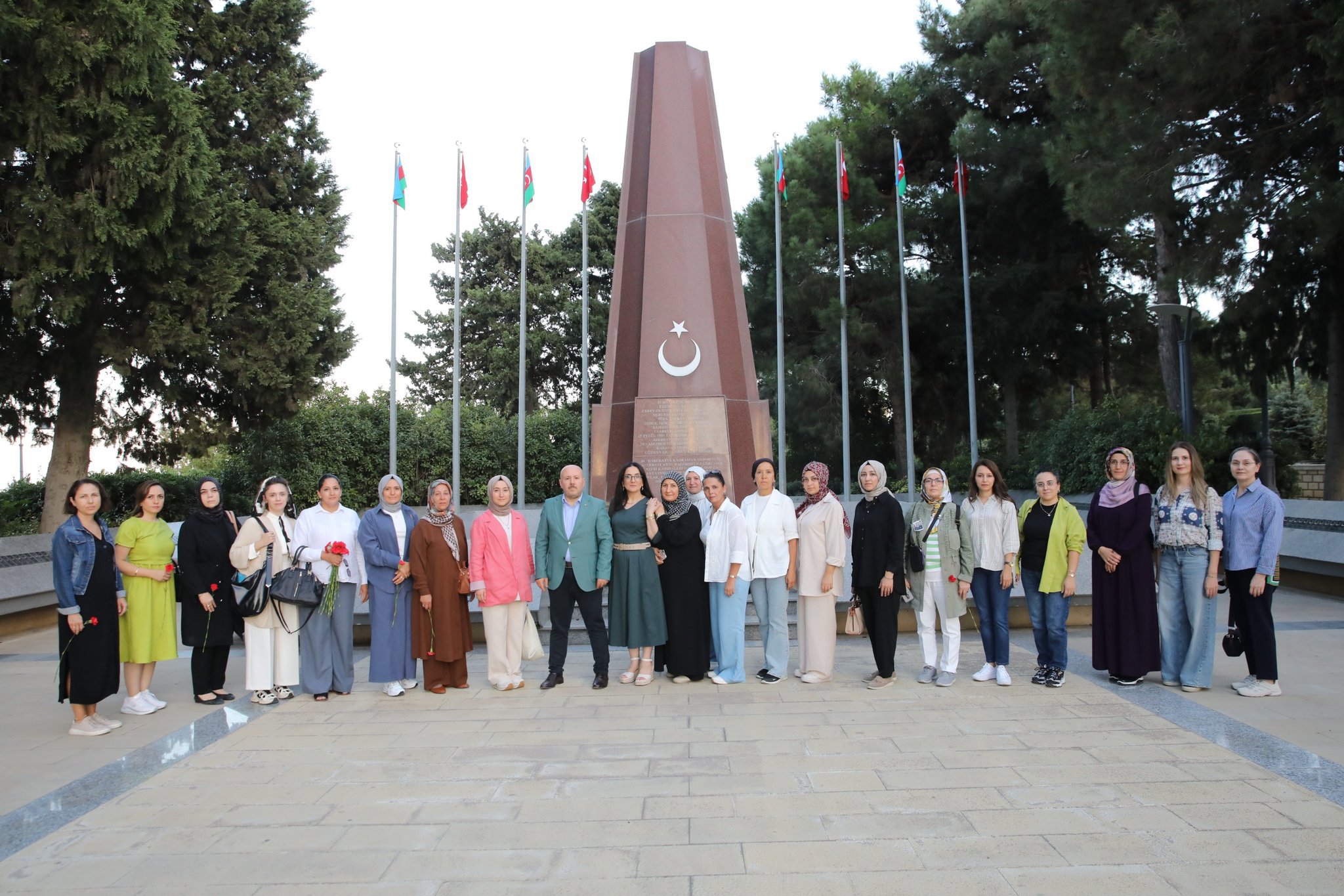 Türk Dünyasının Şehit Aileleri Arasında İlişkilerin Geliştirilmesi Programı Azerbaycan’da Gerçekleştirildi - fotoğraf 3