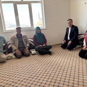 Cumhurbaşkanımızın Hatıra Fotoğrafları Şehit Ailelerine Takdim Edildi - fotoğraf 1