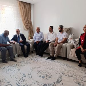 15 Temmuz Kahramanlarımızın Ailelerine Anlamlı Ziyaret - fotoğraf 2