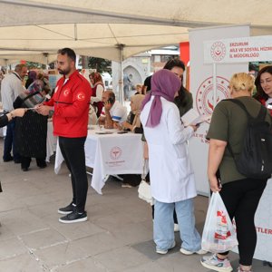 Halk Sağlığı Şenliğinde Erzurum Aile ve Sosyal Hizmetler İl Müdürlüğü Standı - fotoğraf 4