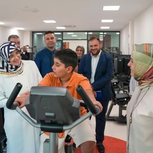 Engelsiz Yaşam Merkezi Ziyareti ve Koruyucu Aile Tanıtım Toplantısı - fotoğraf 3
