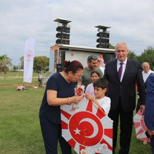 Samsun’da 2025 Aile Yılı Kapsamında Renkli Uçurtma Şenliği - fotoğraf 11