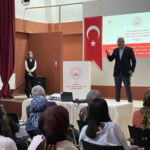 Kuruluşlarımızda çocuk alanında çalışan meslek elemanları ile bakım personellerimize yönelik “Yerinde Eğitim ve Rehberlik Programı” Gerçekleşti. - fotoğraf 3