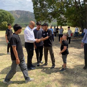 'Aile Yılı Etkinlikleri' kapsamında Bingöl Çocuk Evleri Sitesi Müdürlüğünde koruma ve bakım altında bulunan çocuklarımız ile piknik etkinliği düzenlenmiştir. İl Müdürümüz Abdulbari AKSOY piknik etkinliğimize katılım sağlayarak çocuklarımız ile vakit geçirmiştir. - fotoğraf 3