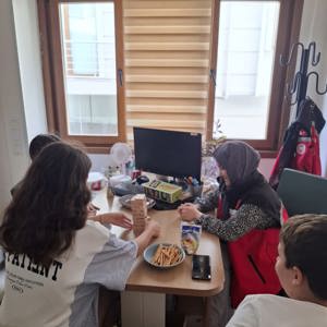 Sosyal ve Ekonomik Destek Hizmet Modelinden Yararlanan Çocuklarımıza Okul Destek Projesi Kapsamında Etkinlikler Düzenlemeye Devam Ediyoruz - fotoğraf 2