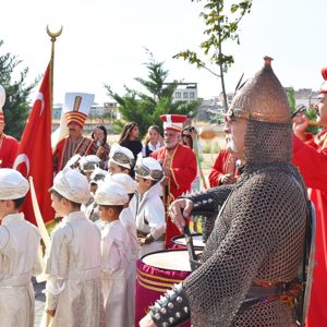 Gelenek ve Maneviyatın Işığında Çocuklarımızın Özel Günü - fotoğraf 1
