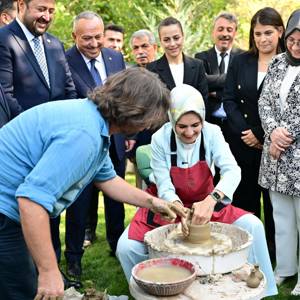 Bakanımız Sn. Mahinur Özdemir Göktaş’ın teşrifleriyle 2025 Aile Yılı Etkinlikleri Kapsamında Kadın Kooperatifine Anlamlı Ziyaret - fotoğraf 4