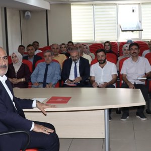 İl Müdürümüz Abdulbari AKSOY başkanlığında, İl Müdür Yardımcıları ve kuruluş müdürlerinin katılımıyla gerçekleştirilen toplantıda, kadın, çocuk, engelli ve diğer hizmet alanlarıyla ilgili genel bir değerlendirme yapılmıştır.  - fotoğraf 1