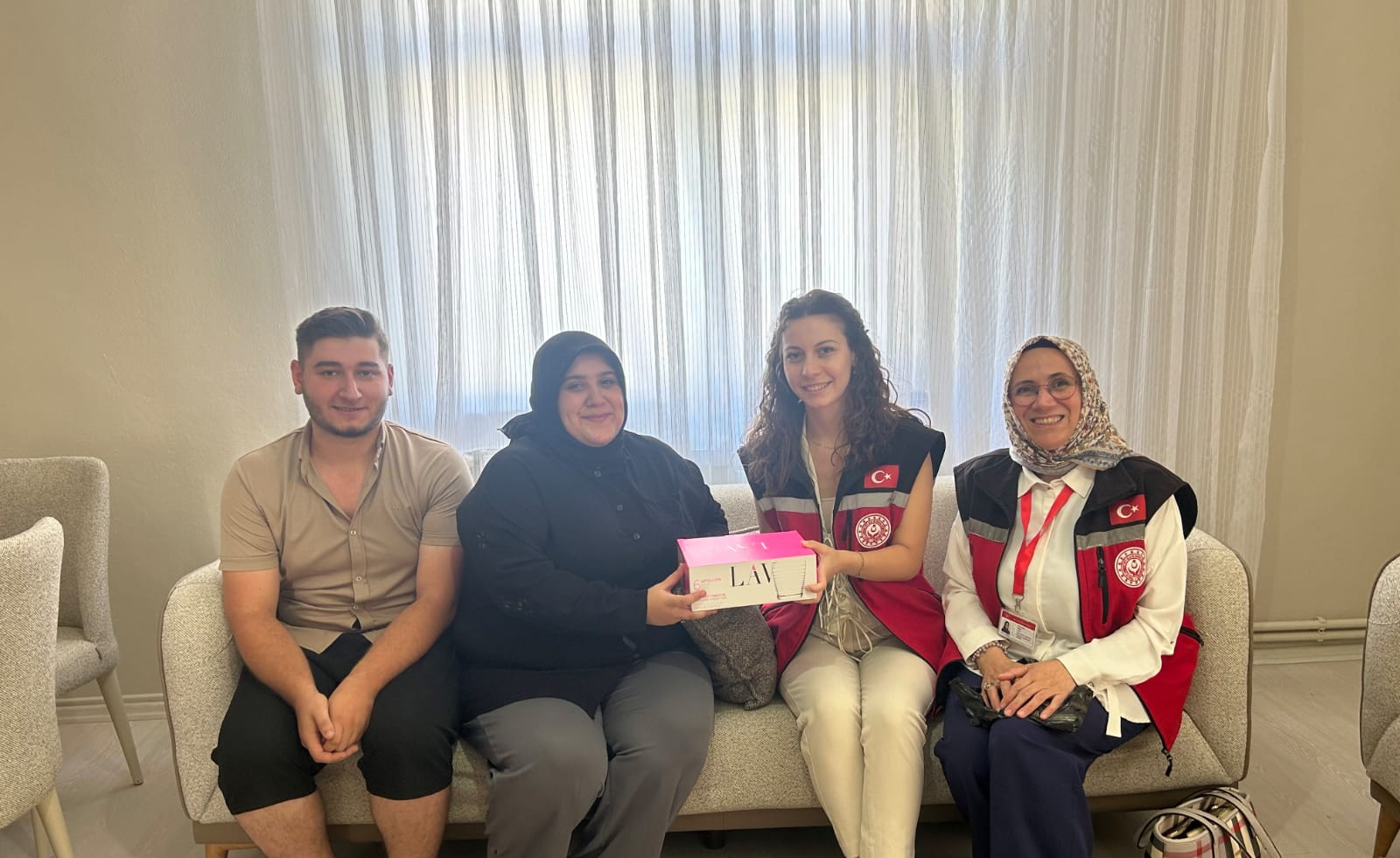 Evlenecek Gençlerin Desteklenmesi Projesi Kapsamında Destek Alan Çiftlerimizi Ziyaret Ederek Sayın Bakanımız Mahinur Özdemir Göktaş'ın Tebriklerini İletiyoruz