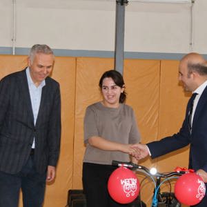 Yüksekova’da Öğrencilere Bisiklet Hediye Edildi - fotoğraf 3