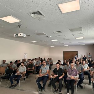  Fethi Sekin Şehir Hastesinde Görev Yapan Personel İçin Kadına Yönelik Şiddetle Mücadele Kapsamında Farkındalık Çalışmaları Yapıldı - fotoğraf 4