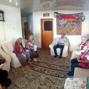 2025 Aile Yılı Etkinlikleri Kapsamında İlimiz Yeşilova İlçesi Sazak Köyünde İkamet Eden Şehidimizin Ailesi Ziyaret Edildi. - fotoğraf 3