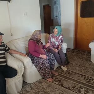 2025 Aile Yılı Etkinlikleri Kapsamında İlimiz Yeşilova İlçesi Sazak Köyünde İkamet Eden Şehidimizin Ailesi Ziyaret Edildi. - fotoğraf 5