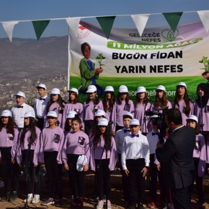 Çocuğu, Genci, Yaşlısı ve Engellisi İle Birlikte Fidanlarımızı Toprakla Buluşturduk - fotoğraf 3