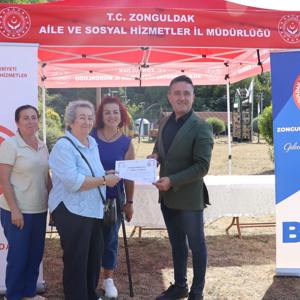 "Şehit ve Gazi Yakınlarına Yönelik El Sanatları Kursu Projesi" ne Katılım Sağlayan Şehit ve Gazi Yakınlarımızla  Piknik Programı İcra Edilmiştir. - fotoğraf 9