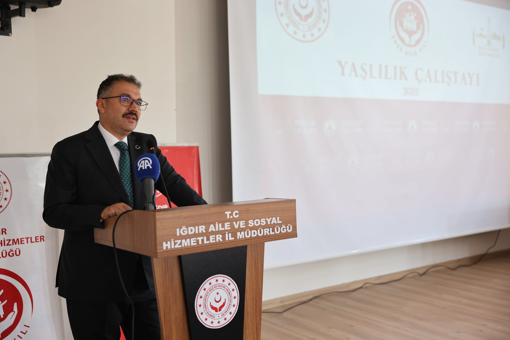 Iğdır’da Yaşlılık Çalıştayı Düzenlendi