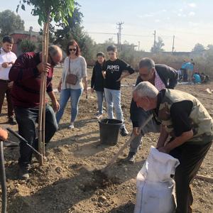 Mersin Aile, Çalışma ve Sosyal Hizmetler Ailesi Olarak Fidanlarımızı Toprakla Buluşturduk - fotoğraf 11