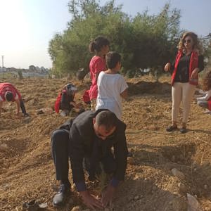 Mersin Aile, Çalışma ve Sosyal Hizmetler Ailesi Olarak Fidanlarımızı Toprakla Buluşturduk - fotoğraf 16