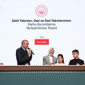 Cumhurbaşkanı Erdoğan ve Aile ve Sosyal Hizmetler Bakanımız Göktaş, Şehit Yakınları, Gazi ve Gazi Yakınlarının Kamu Kurumlarına Yerleştirilmesi Kura Töreni'ne katıldı  - fotoğraf 5