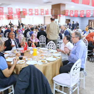 Kahraman Gazilerimiz Ve Aileleri Onuruna Yemek Programı Düzenledi - fotoğraf 7