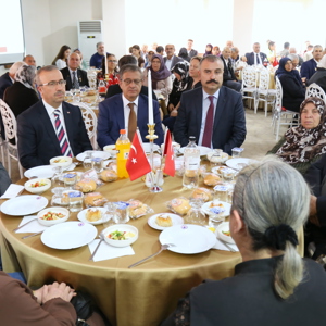 Kahraman Gazilerimiz Ve Aileleri Onuruna Yemek Programı Düzenledi - fotoğraf 9