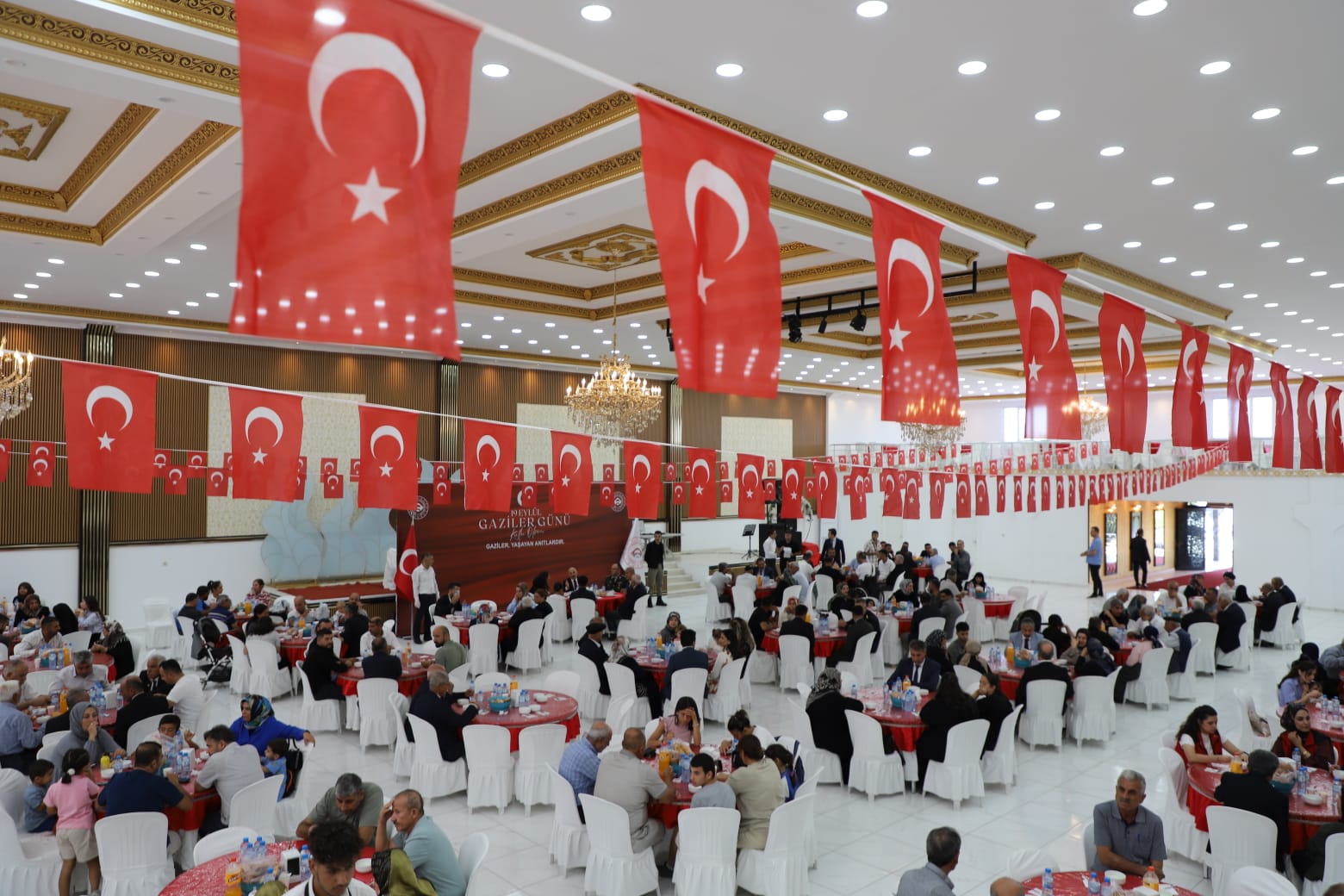 Muhterem Şehit Ailelerimiz ve Kahraman Gazilerimizle Yemek Programında Bir Araya Geldik