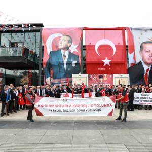 19 Eylül Gaziler Günü Kahramanlarla Kardeşlik Yolunda Yürüyüşü Yoğun Katılımla Gerçekleşti - fotoğraf 8