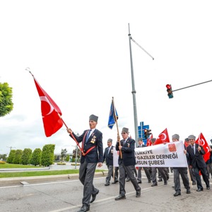 19 Eylül Gaziler Günü Kahramanlarla Kardeşlik Yolunda Yürüyüşü Yoğun Katılımla Gerçekleşti - fotoğraf 21