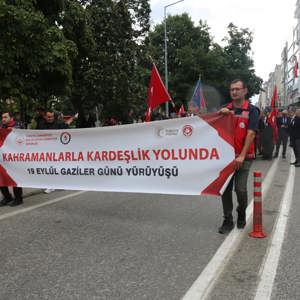 19 Eylül Gaziler Günü Kahramanlarla Kardeşlik Yolunda Yürüyüşü Yoğun Katılımla Gerçekleşti - fotoğraf 29