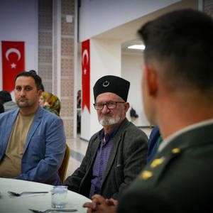 Hakkari'de Gaziler Onuruna Yemek Verildi - fotoğraf 1