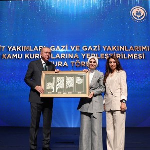 Cumhurbaşkanı Erdoğan ve Aile ve Sosyal Hizmetler Bakanımız Göktaş, Şehit Yakınları, Gazi ve Gazi Yakınlarının Kamu Kurumlarına Yerleştirilmesi Kura Töreni'ne katıldı - fotoğraf 6