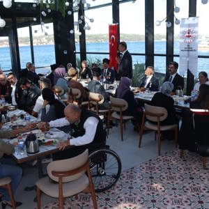 19 Eylül Gaziler Günü Münasebetiyle Tüm İlçelerimizde Düzenlemiş Olduğumuz Kahvaltı Etkinliklerinde Kahraman Gazilerimiz ile Bir Araya Geldik - fotoğraf 1