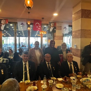 19 Eylül Gaziler Günü Münasebetiyle Tüm İlçelerimizde Düzenlemiş Olduğumuz Kahvaltı Etkinliklerinde Kahraman Gazilerimiz ile Bir Araya Geldik - fotoğraf 6