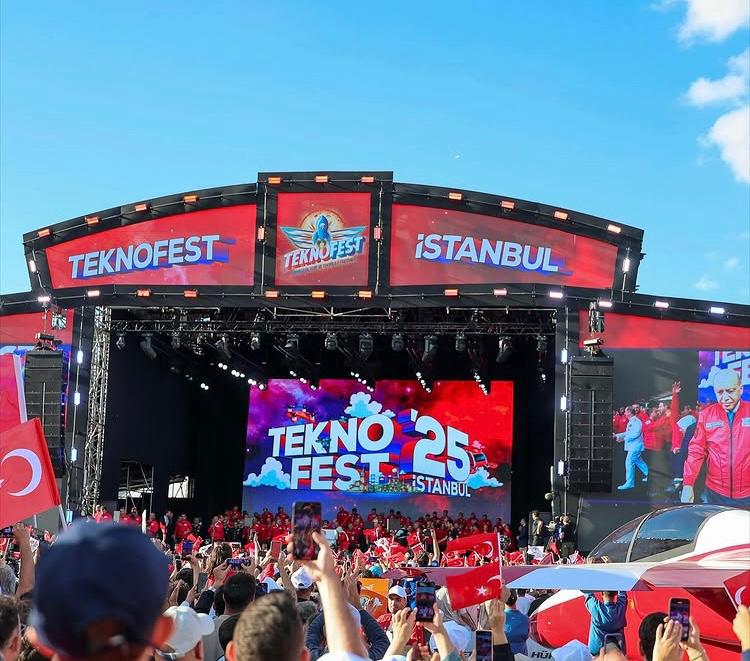 TEKNOFEST’ te Bizde Varız! Şehit Yakını, Gazi Çocuklarımız ve Hizmet Modellerimizden Faydalanan Ailelerimizle, Bir Kez Daha Bu Milletin Bir Ferdi Olmanın Haklı Gururunu Yaşadık