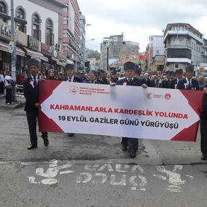 “Kahramanlarla Kardeşlik Yolunda 19 Eylül Gaziler Günü Yürüyüşü” Gerçekleştirilmiştir. - fotoğraf 3