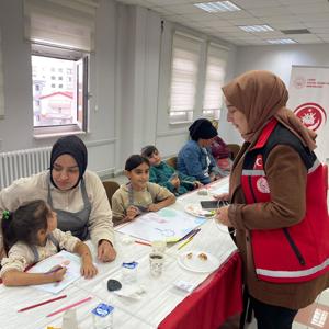 "Neşeli Eller" Etkinliğiyle Renkli ve Anlamlı Bir Gün Yaşandı - fotoğraf 5