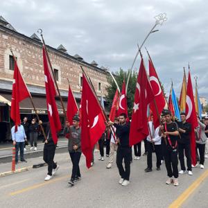 “Kahramanlarla Kardeşlik Yolunda” Yürüyüşü Coşkuyla Gerçekleşti - fotoğraf 3