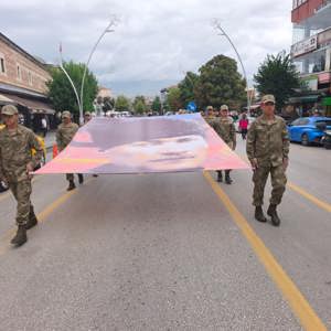 “Kahramanlarla Kardeşlik Yolunda” Yürüyüşü Coşkuyla Gerçekleşti - fotoğraf 4