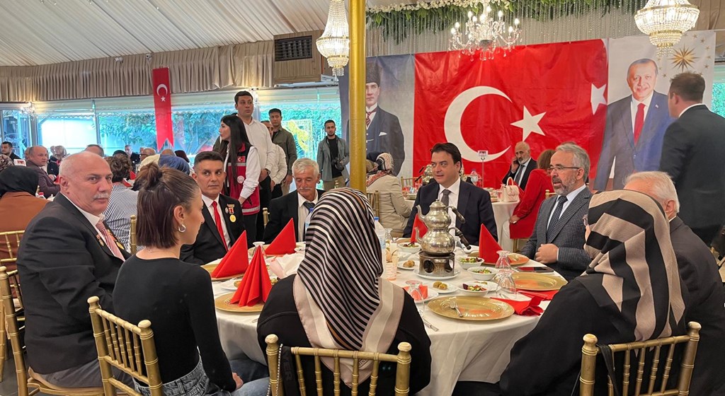 Gaziler, Aileleri ve Şehit Yakınları Onuruna Yemek Programı Düzenlendi