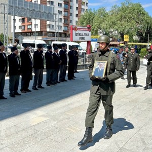 Kıbrıs Gazimiz Ahmet Çullu Askeri Törenle Ebediyete Uğurlandı - fotoğraf 3