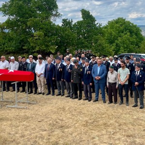 Kıbrıs Gazimiz Ahmet Çullu Askeri Törenle Ebediyete Uğurlandı - fotoğraf 6