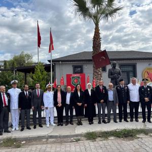 Valimiz Dr. Hülya Kaya ve İl Müdürümüz Arif Laçin’den Türkiye Harp Malulü Gaziler, Şehit Dul ve Yetimler Derneği Yalova Şubesi’ne Ziyaret - fotoğraf 1