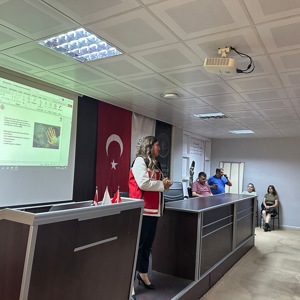 Fatsa ilçemizde bulunan Denizcilik Meslek Yüksekokulu öğrencilerine, Aile Eğitim Programı çerçevesinde “Aile İçi İletişim” konulu eğitim verilmiştir.  - fotoğraf 6