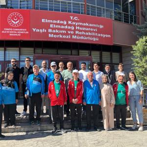 Huzurevi Sakinlerimiz "Yetişkin Gençler Bocce Ligi"nde Heyecanı ve Dostluğu Paylaşıyor - fotoğraf 3