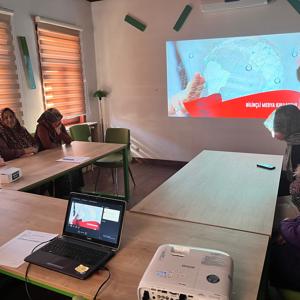 Bilinçli Medya Kullanımı Konusunda Eğitimlerimiz Devam Ediyor - fotoğraf 3