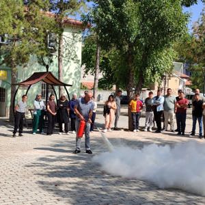 Çocuk Evleri Koordinasyon Merkezi’nde Yangın Eğitimi ve Tatbikatı Başarıyla Gerçekleştirildi - fotoğraf 2